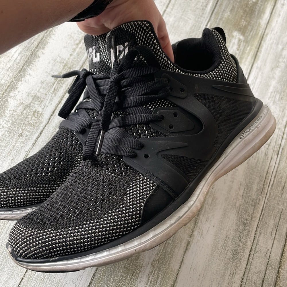 APL Women's Ascend Black Runners Running Shoes Workout Athletic Lululemon